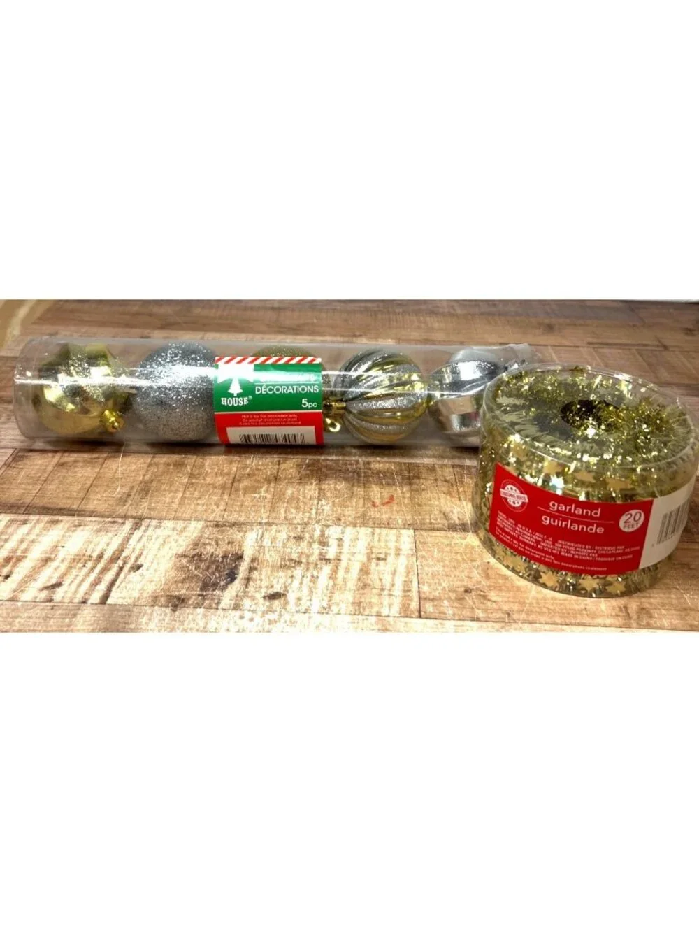 Christma 5-Piece Ornament Set & 20-Ft Gold Tinsel Garland For Holiday Decoration
